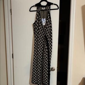 Chic Black and White Geometric Maxi Dress